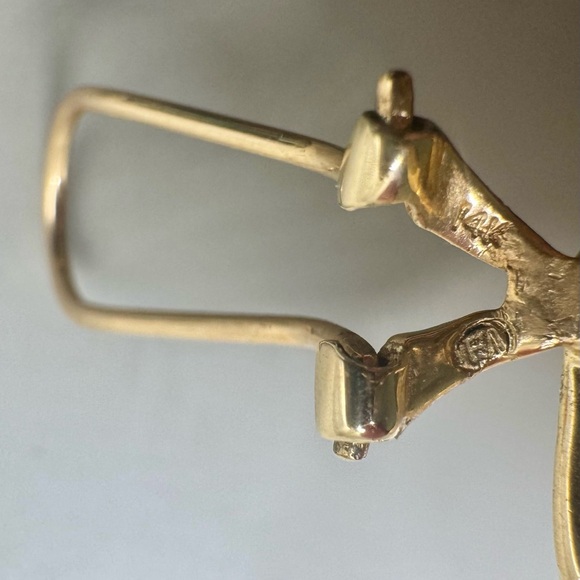 Vintage 14k Yellow Gold Green Jade Omega Back Earrings - Picture 5 of 5